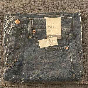 GAP High Rise Barrel Jeans 4 Petite